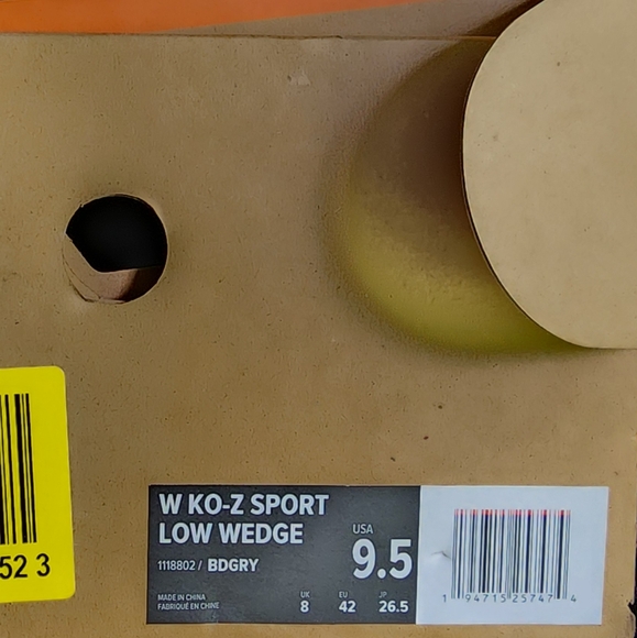 NWT: Deckers X Lab Ko-Z Sport Low Wedge, size Womens 9.5, Black/Grey - Picture 6 of 8